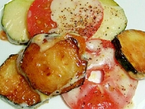 ズッキーニ&トマトのチーズ焼き
